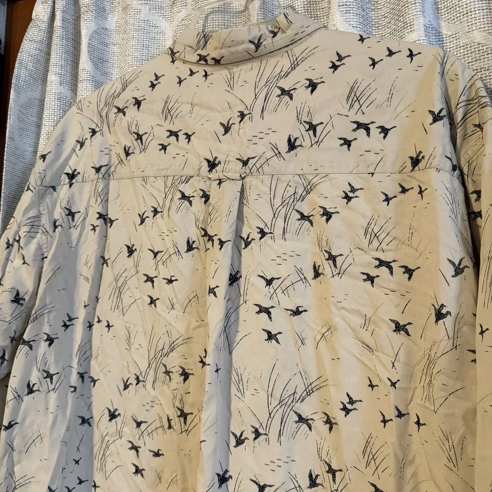Roundtree & Yorke Auth Outfitters Men's XL Beige Navy Duck Print Button Up Shirt
